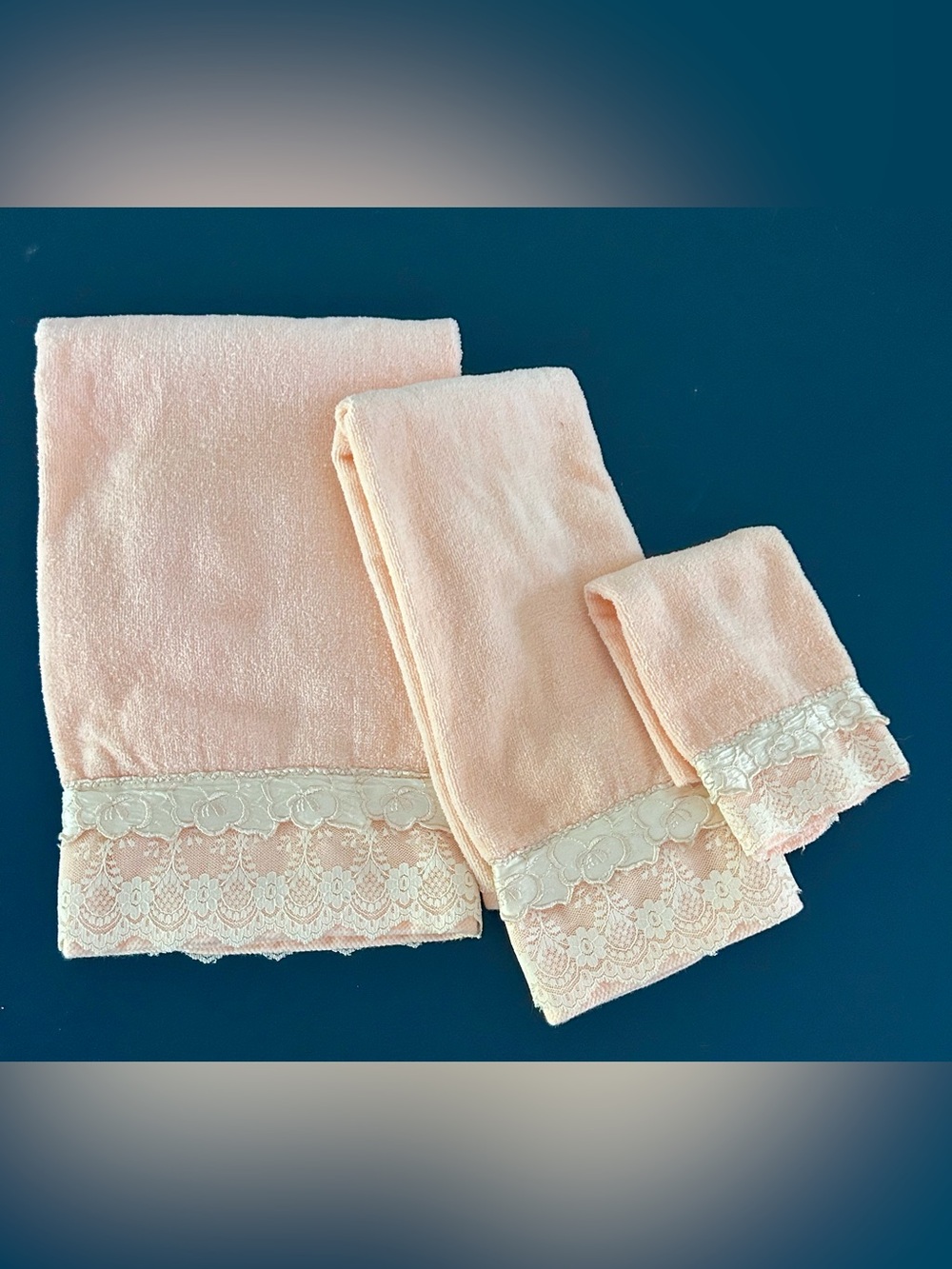 Vintage Lace Edge Bath Towels & Washcloth Peach Pink Made In USA Set of 3